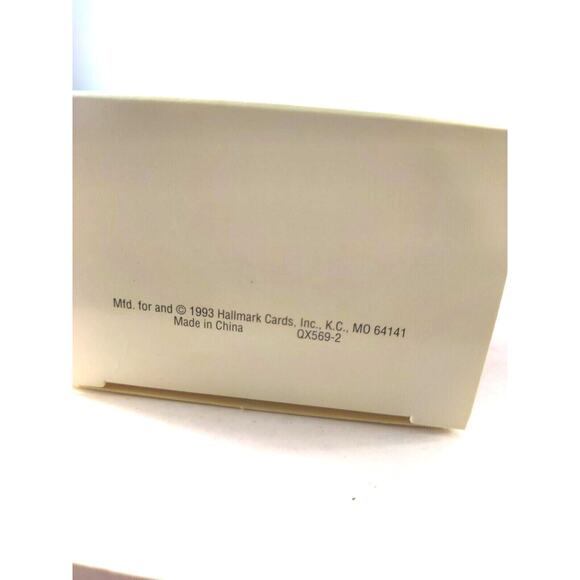 Hallmark Keepsake Ornament 1993 Your Always Welcome Bear Tender Touches Signed - Picture 4 of 10